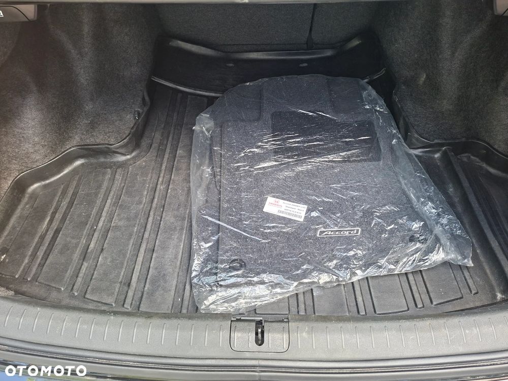 Honda Accord 2.0 Lifestyle - 22