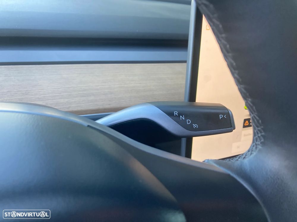 Tesla Model 3 RWD - 16