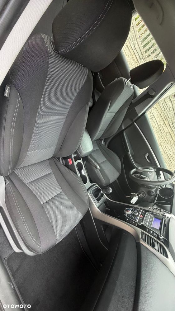 Hyundai i30 blue 1.6 CRDi Style - 34