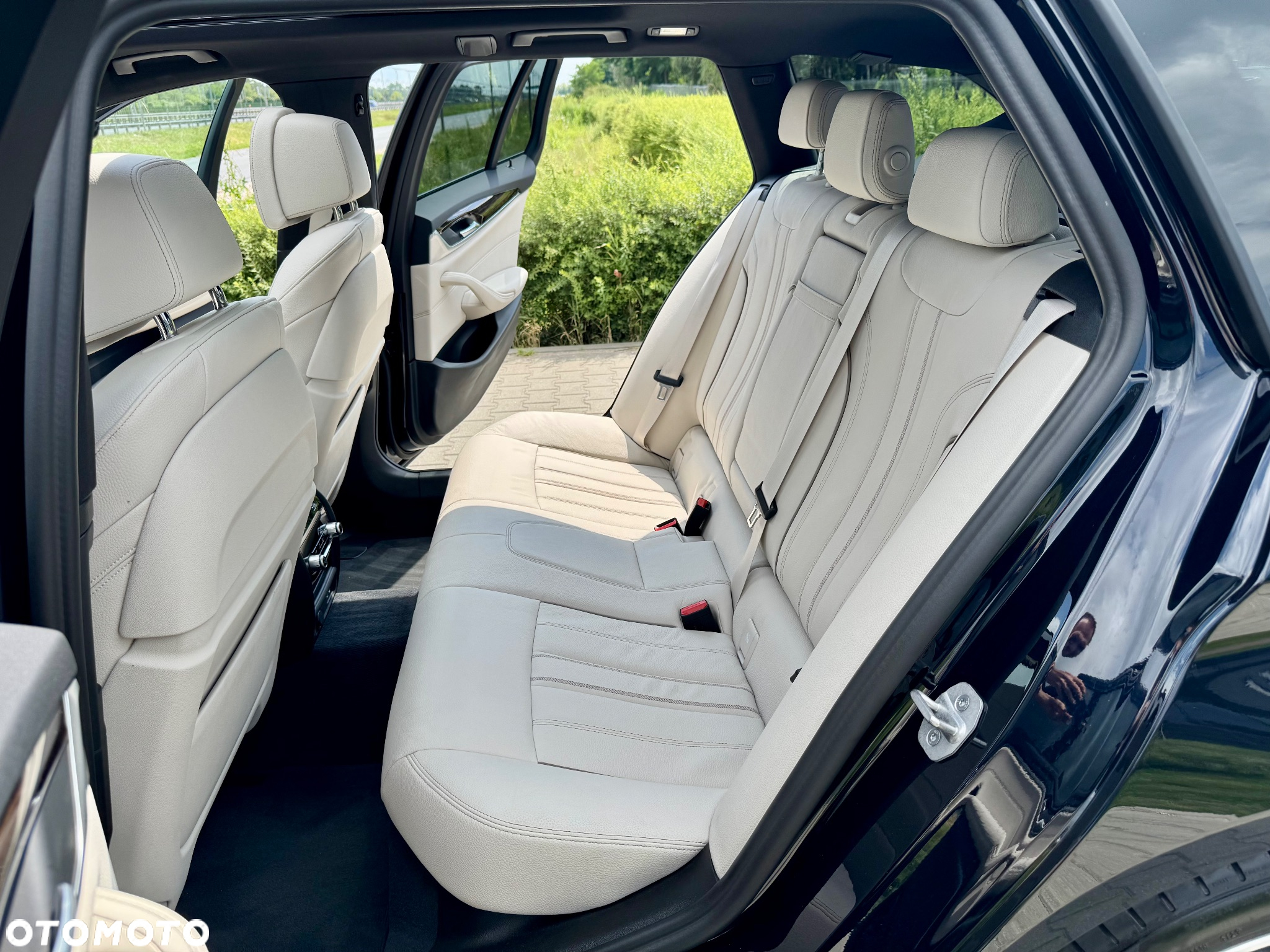 BMW Seria 5 520d xDrive Touring M Sport Edition - 16