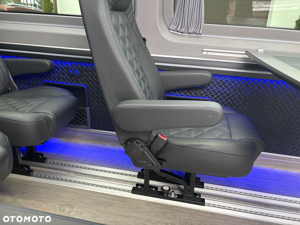 Mercedes-Benz Sprinter Long SELECT 9G-Tronic 907.235 - 32