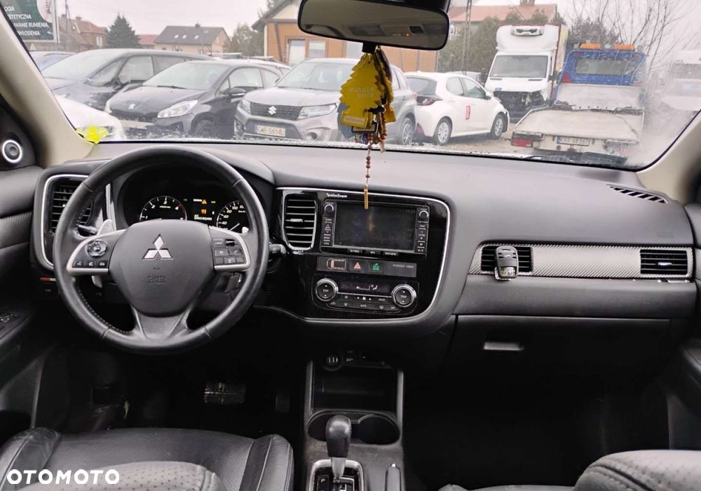 Mitsubishi Outlander - 7