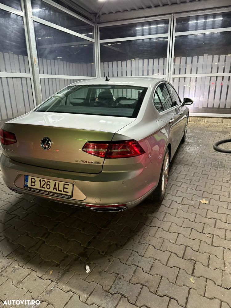 Volkswagen Passat Variant 2.0 TDI DSG 4Motion Highline - 16