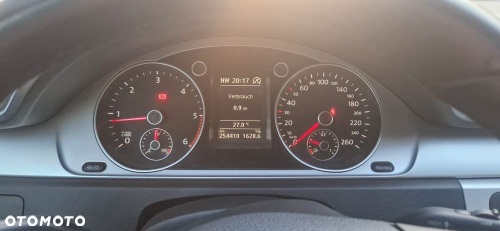 Volkswagen Passat 2.0 Blue TDI SCR Comfortline - 8