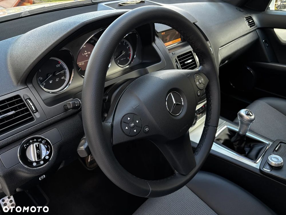 Mercedes-Benz Klasa C 180 Kompressor Avantgarde - 34