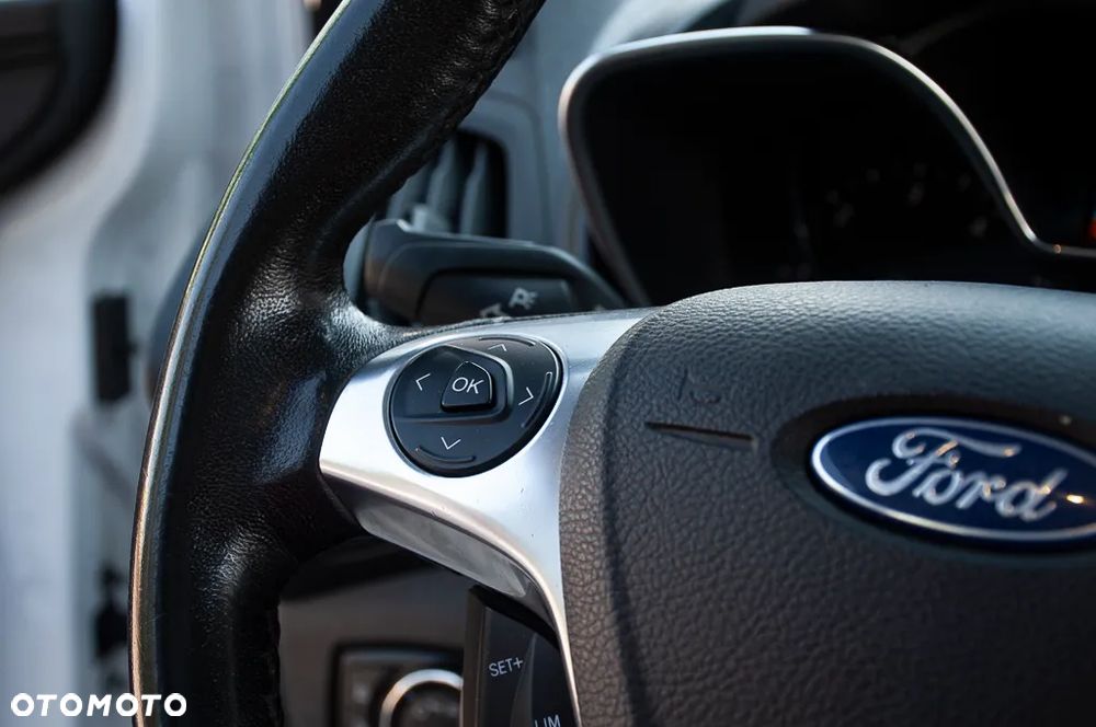 Ford Tourneo Connect Grand - 40