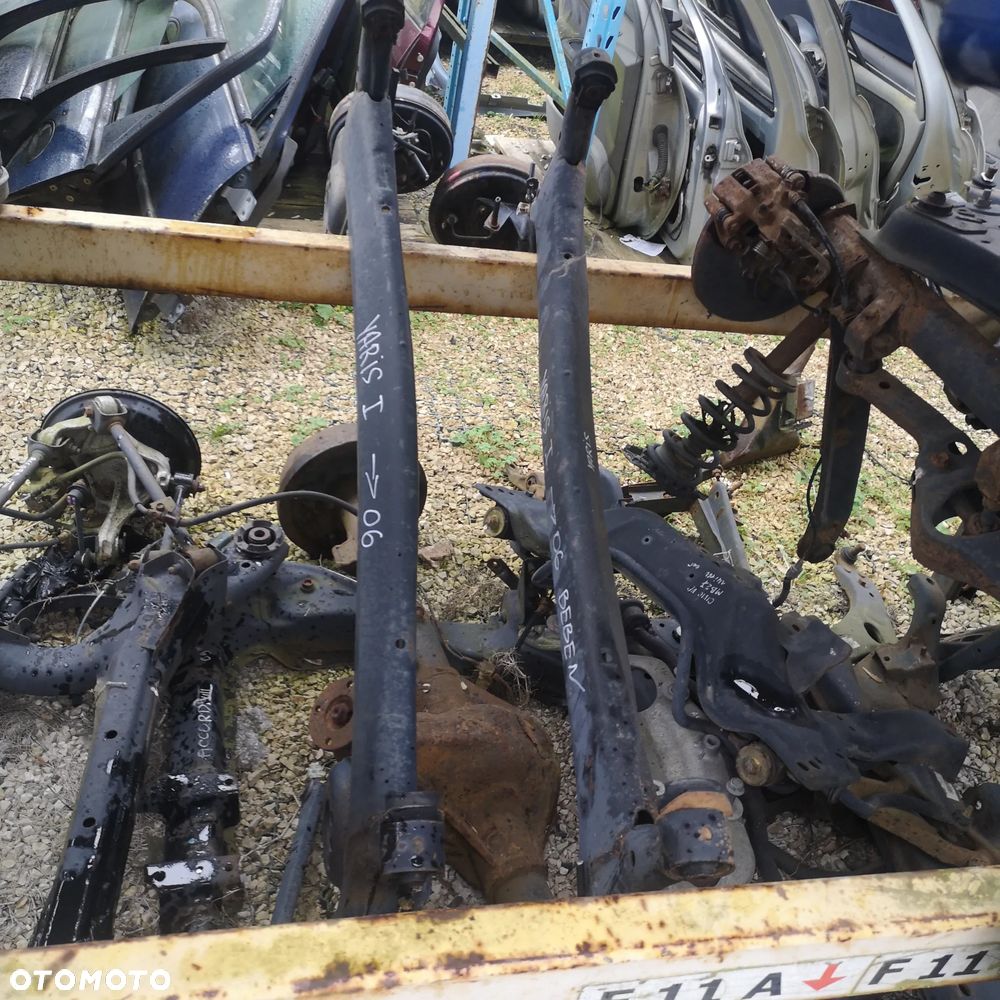BELKA ZAWIESZENIA TYŁ BĘBEN TOYOTA YARIS I 99-06 - 3