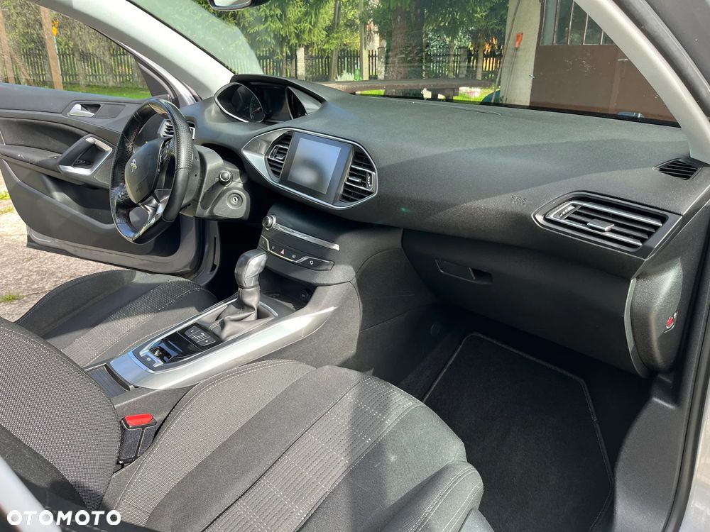 Peugeot 308 SW BlueHDi 120 EAT6 Stop & Start Active - 18