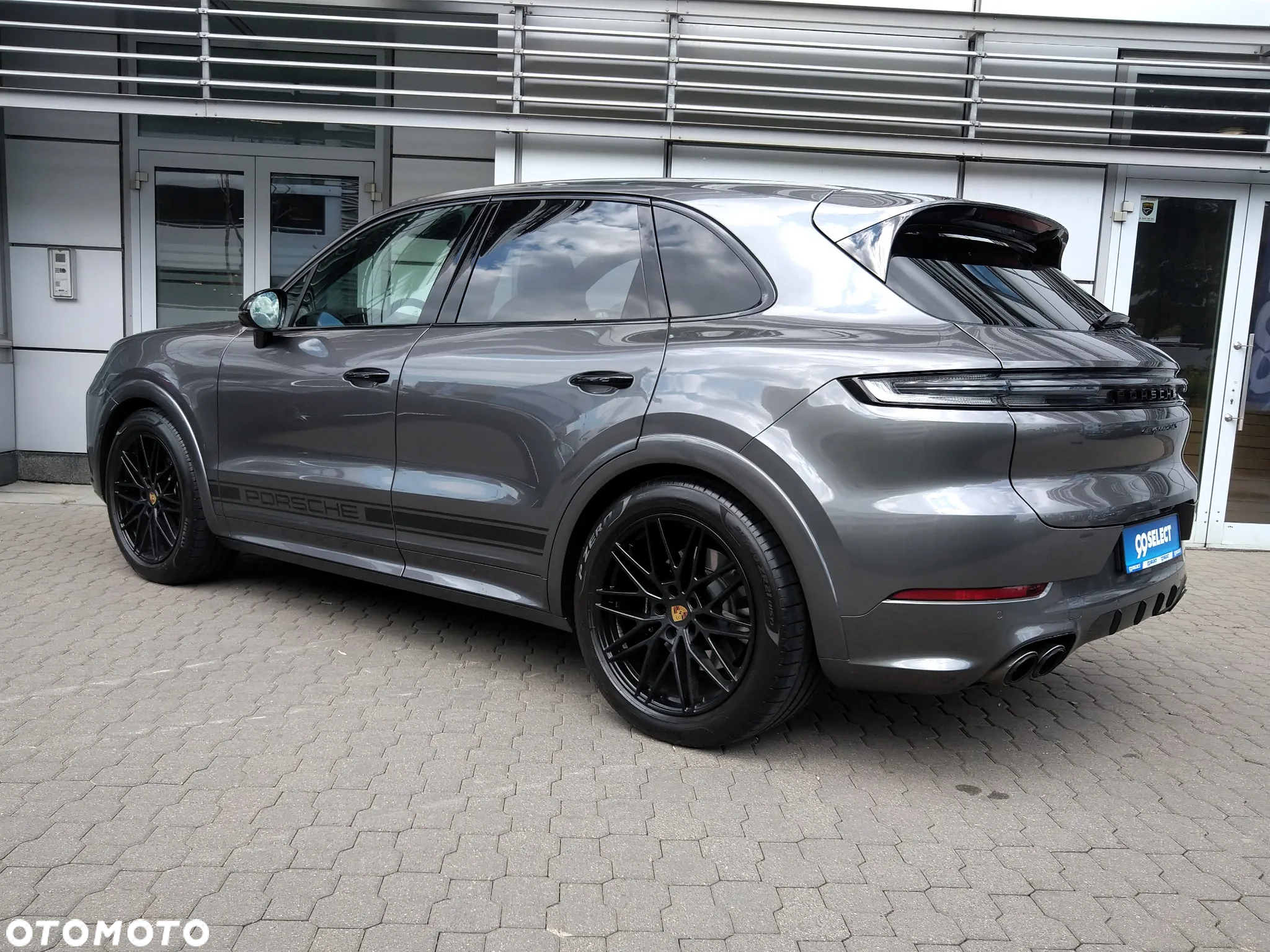 Porsche Cayenne Coupe GTS - 3