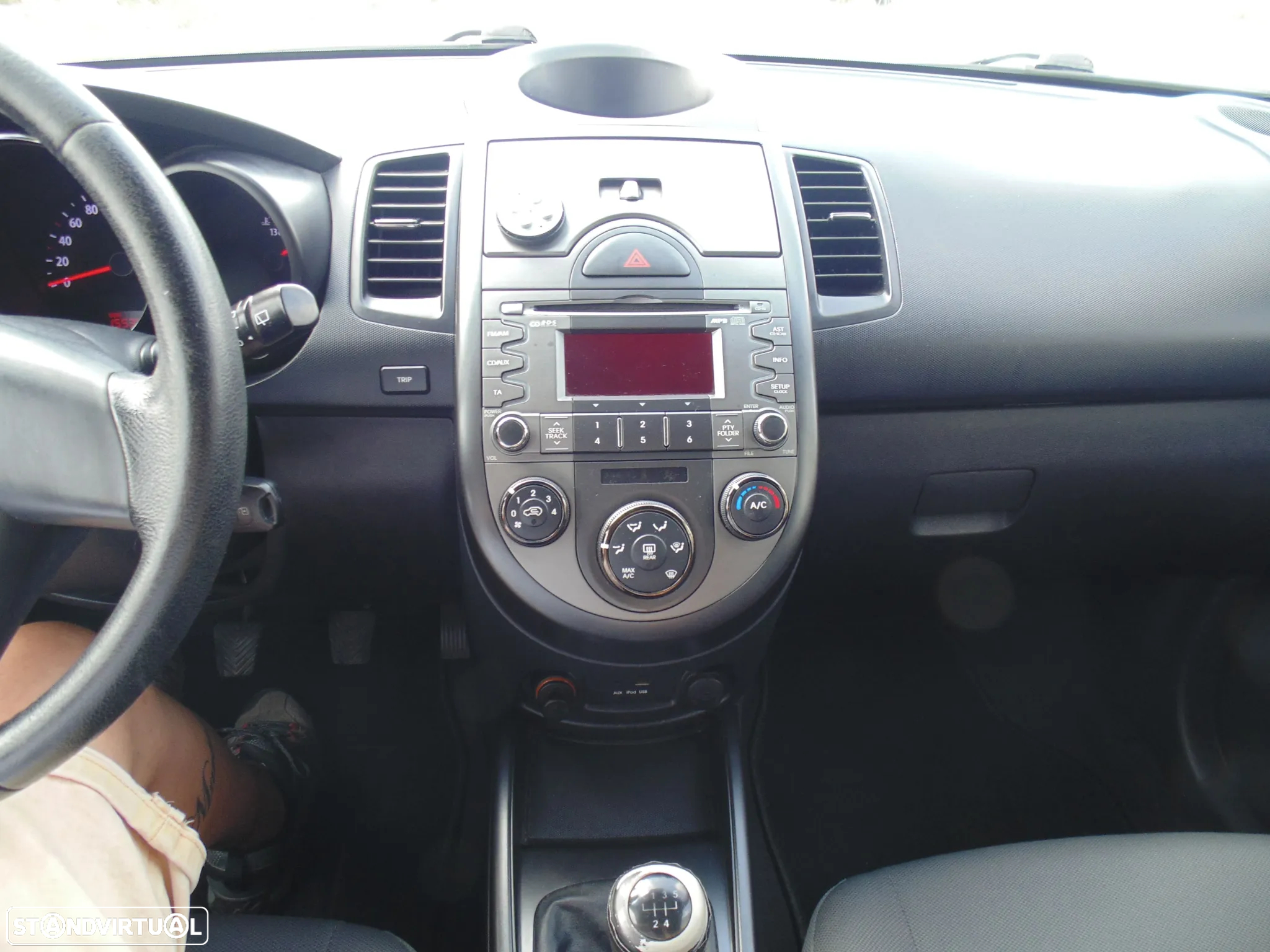 Kia Soul 1.6 CRDi TX - 28
