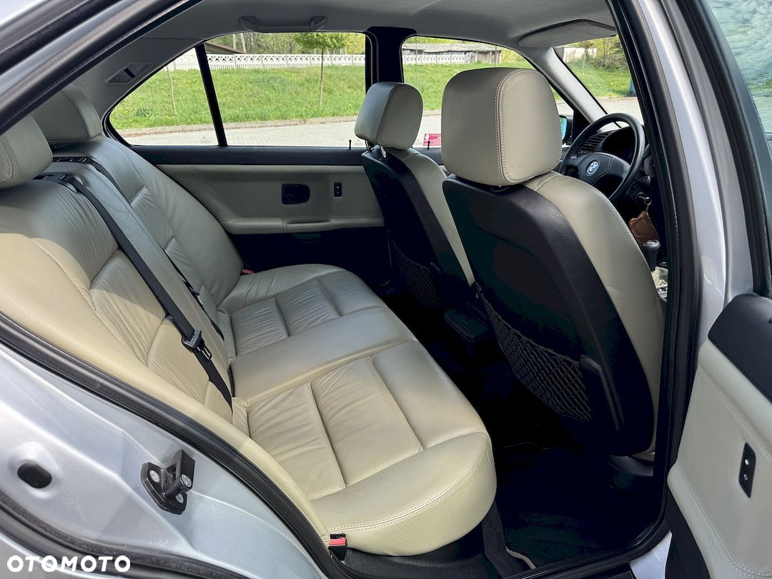 BMW Seria 3 320i - 25