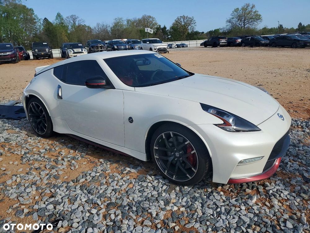 Nissan 370 Z - 5
