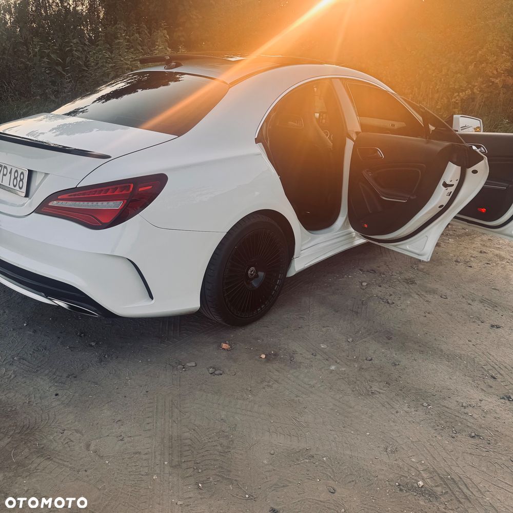 Mercedes-Benz CLA 250 4-Matic AMG Line - 10