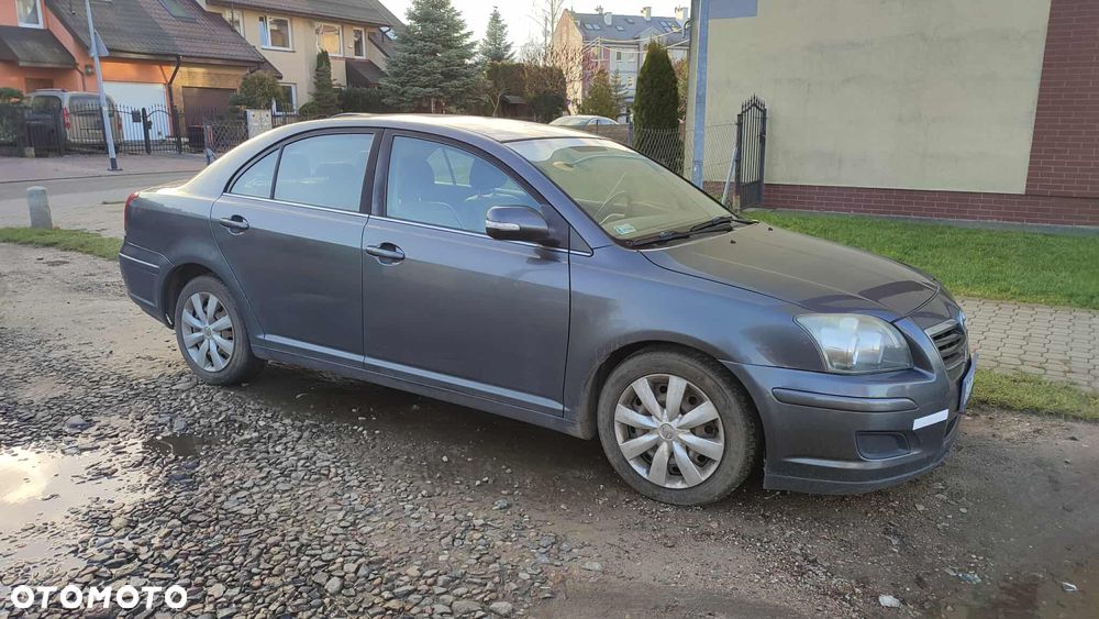 Toyota Avensis 1.8 VVT-i Luna - 1