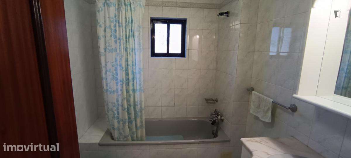 Quarto - localizado em Montes Claros Coimbra - Grande imagem: 4/10