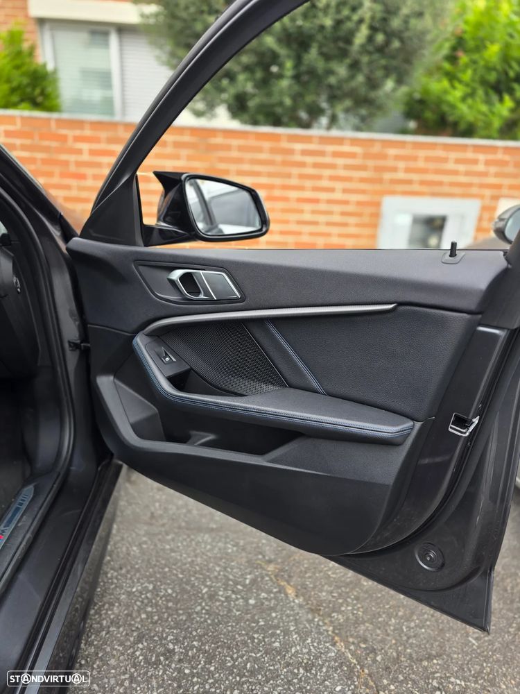 BMW 116 d Pack Desportivo M Auto - 24