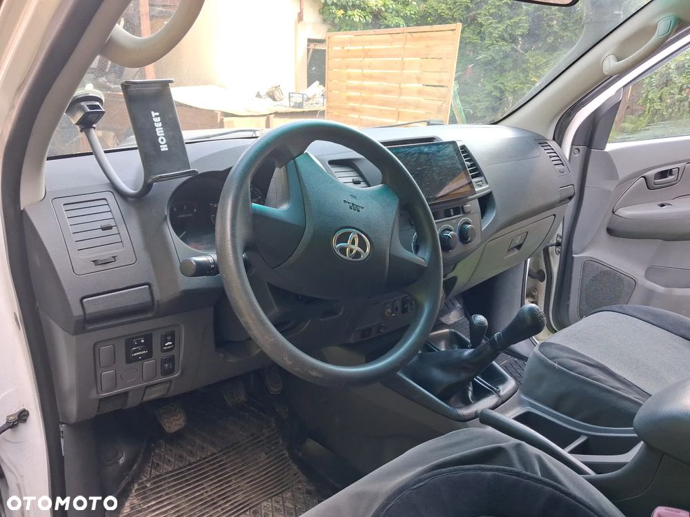 Toyota Hilux 2.5 D-4D DLX - 4