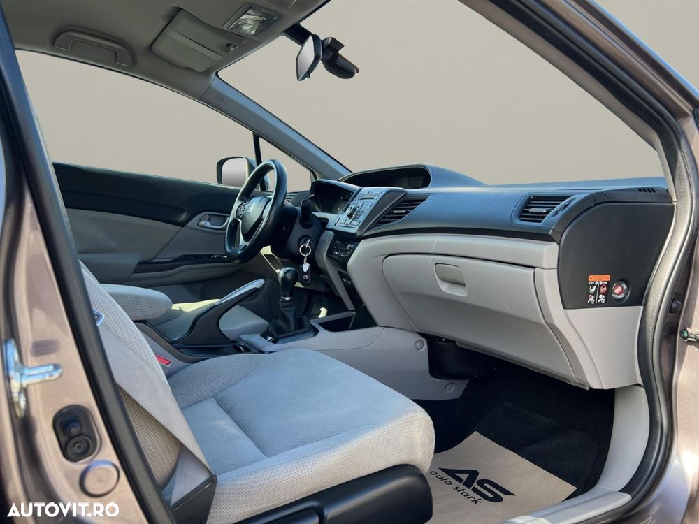 Honda Civic 1.8 i-VTEC Comfort - 19