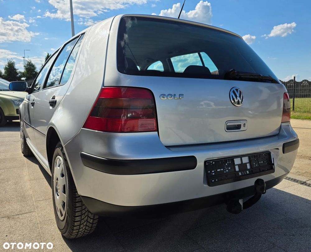 Volkswagen Golf - 8