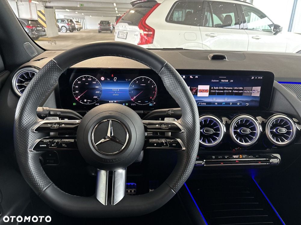 Mercedes-Benz GLA - 12