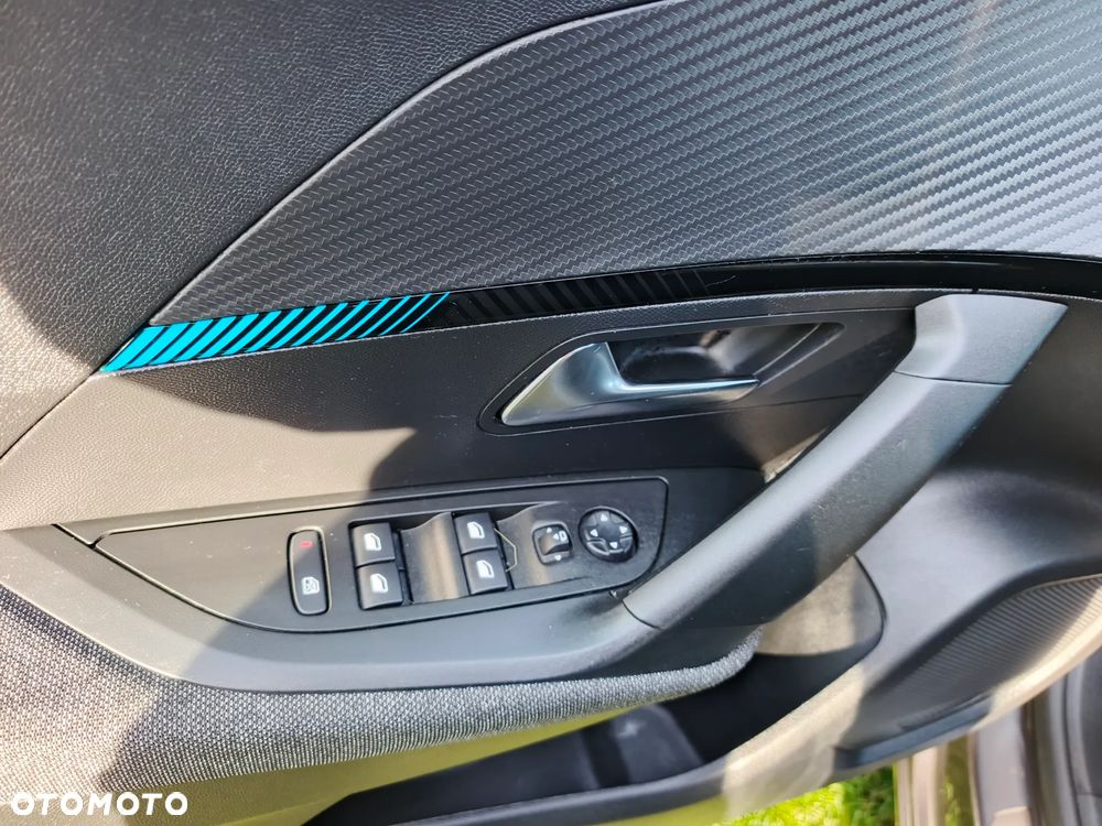 Peugeot 2008 PureTech 100 Style S&S BVM6 - 7