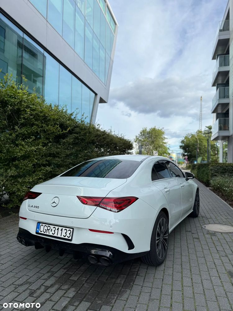 Mercedes-Benz CLA 250 Progressive 7G-DCT - 7