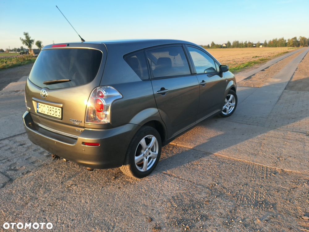 Toyota Corolla Verso - 5