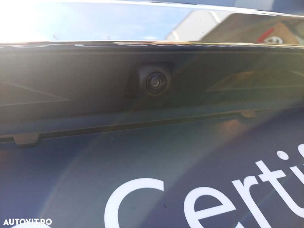 Toyota Corolla Sedan 1.8 HSD Business - 15