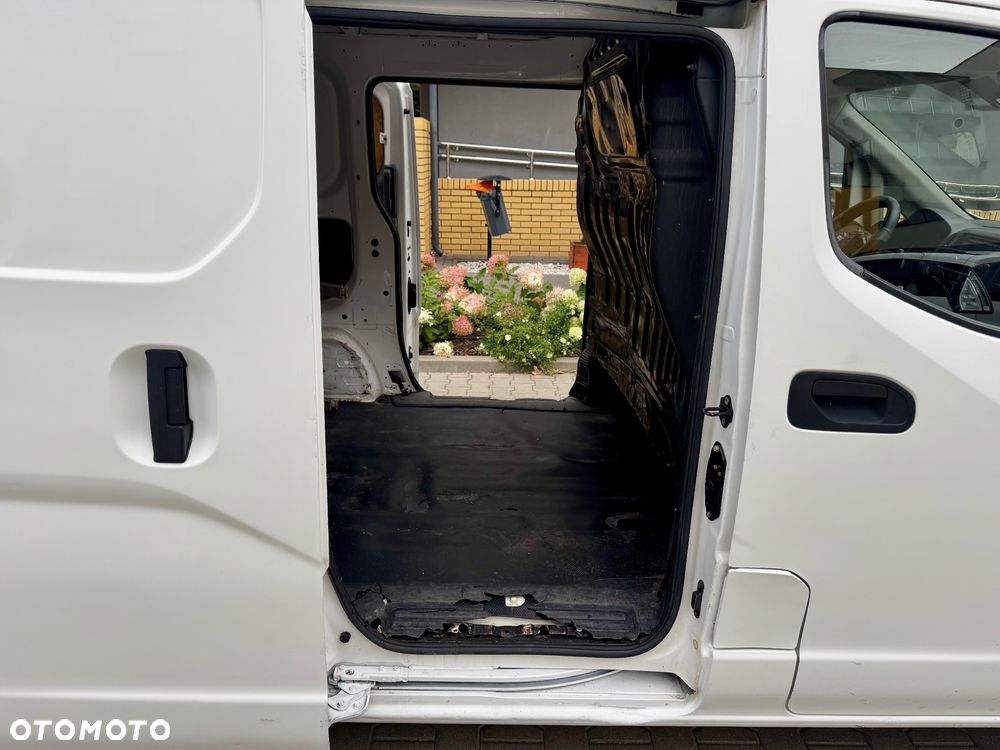 Nissan Nv200 - 10