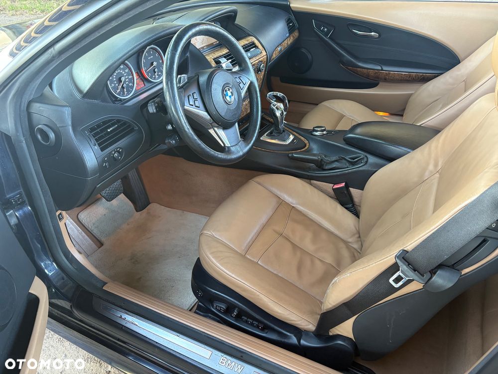BMW Seria 6 650 i - 12