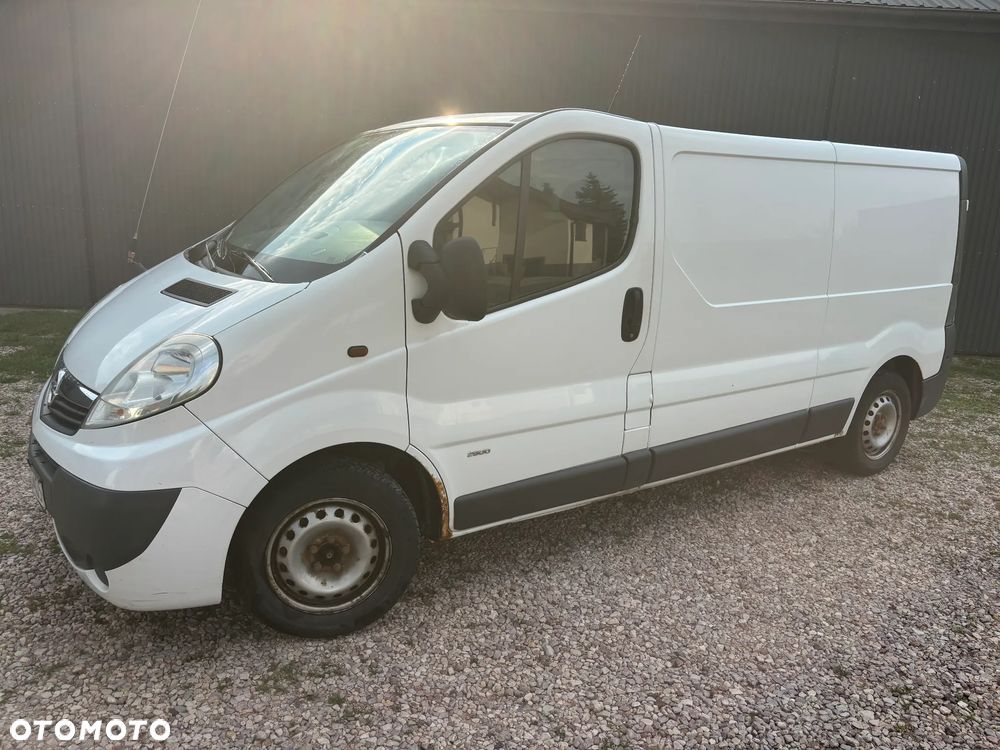 Opel Vivaro - 1