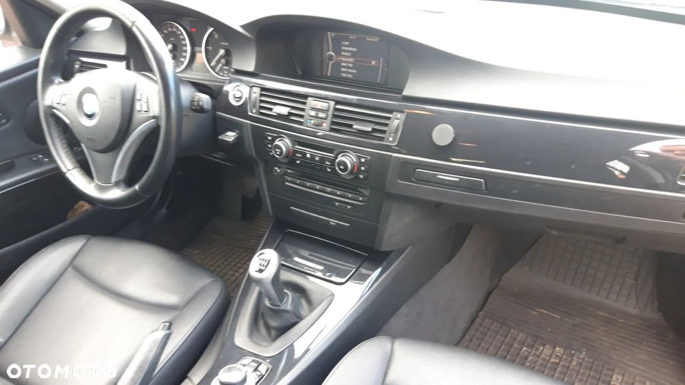 BMW Seria 3 318d DPF - 9