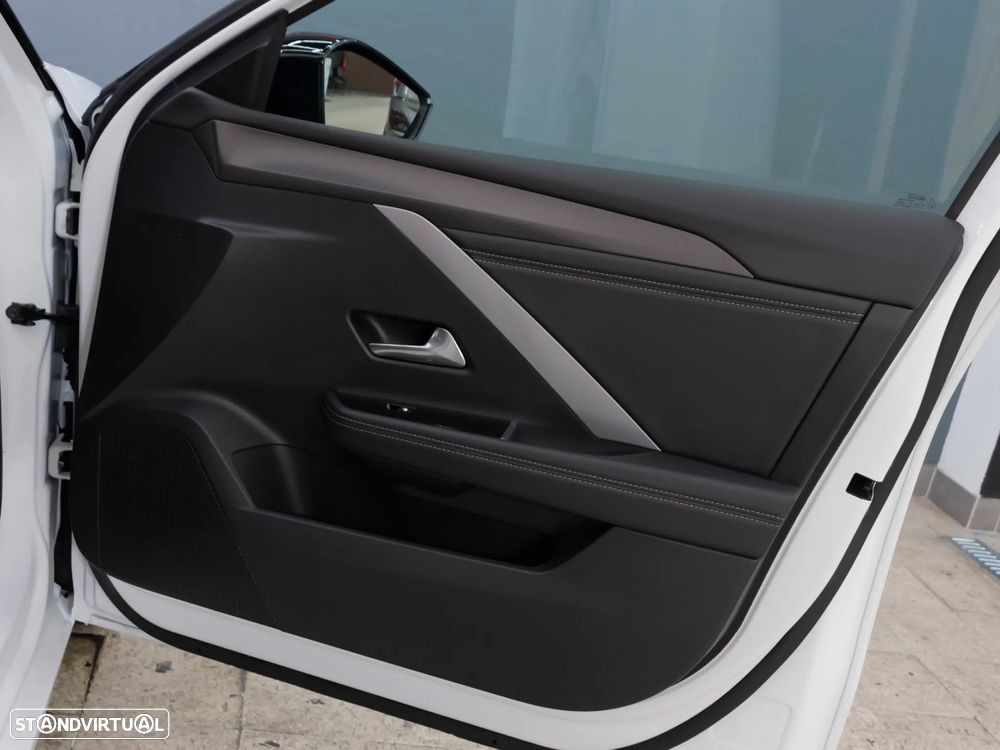 Opel Astra 1.2 T GS Aut. - 12