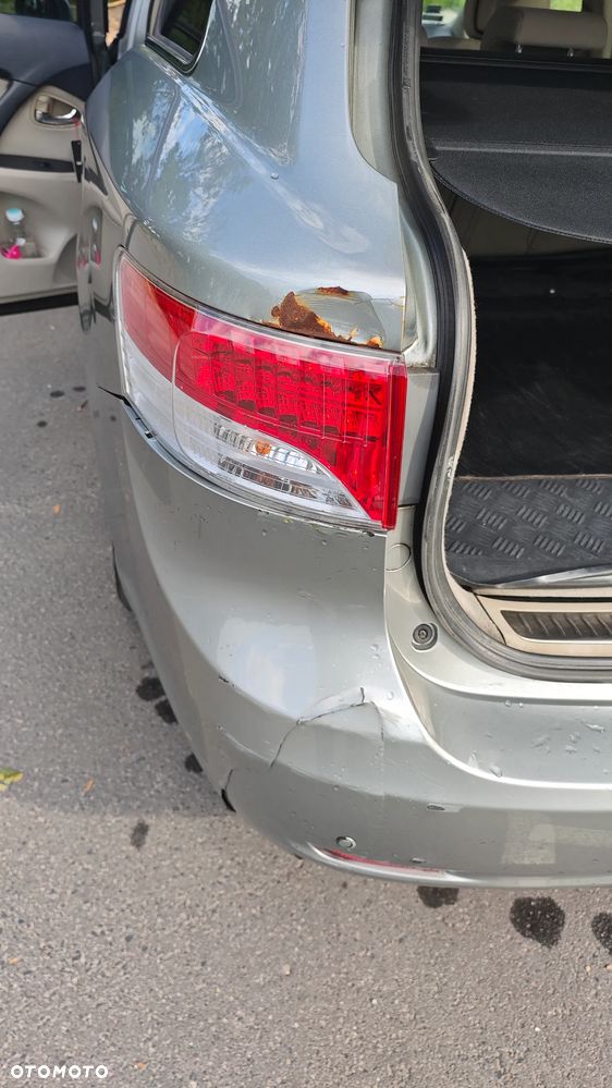 Toyota Avensis - 13