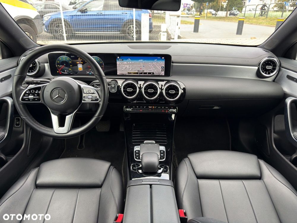 Mercedes-Benz CLA 200 7G-DCT - 21