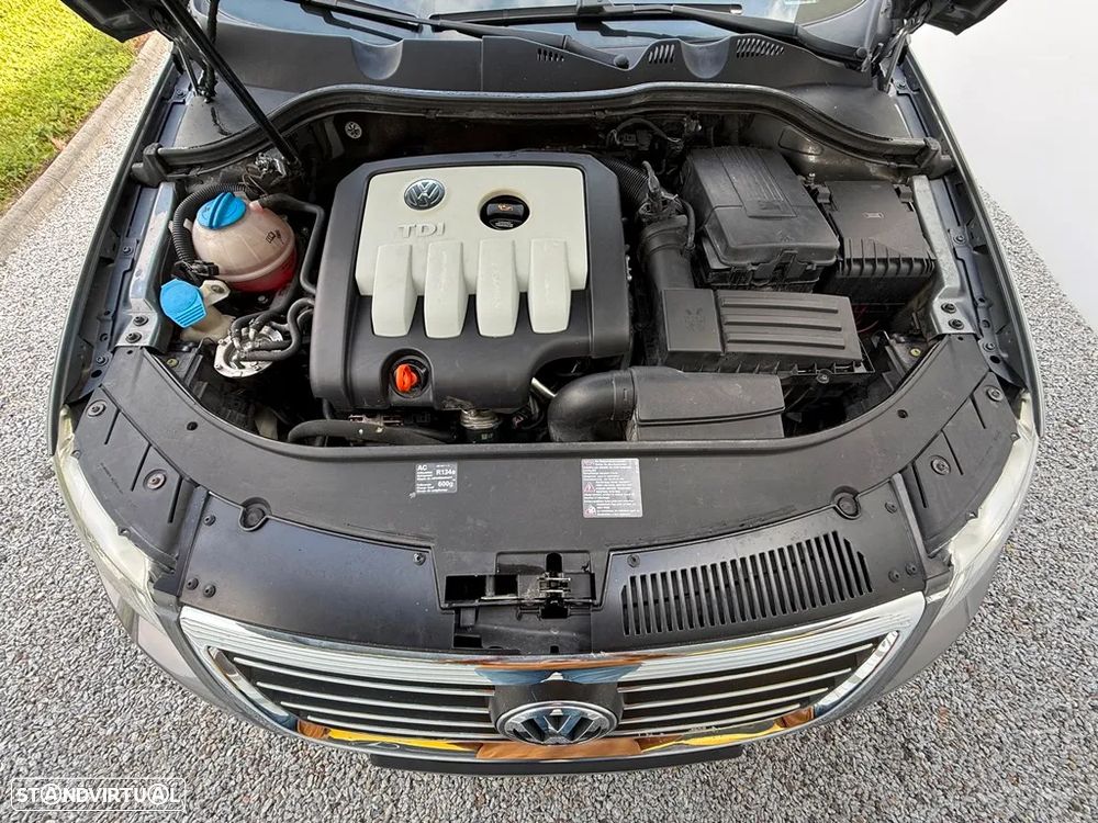 VW Passat Variant 2.0 TDI Confortline DSG - 13
