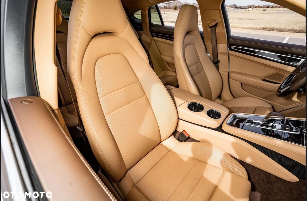 Porsche Panamera 4S - 14