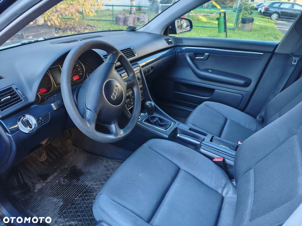 Audi A4 Limousine - 5