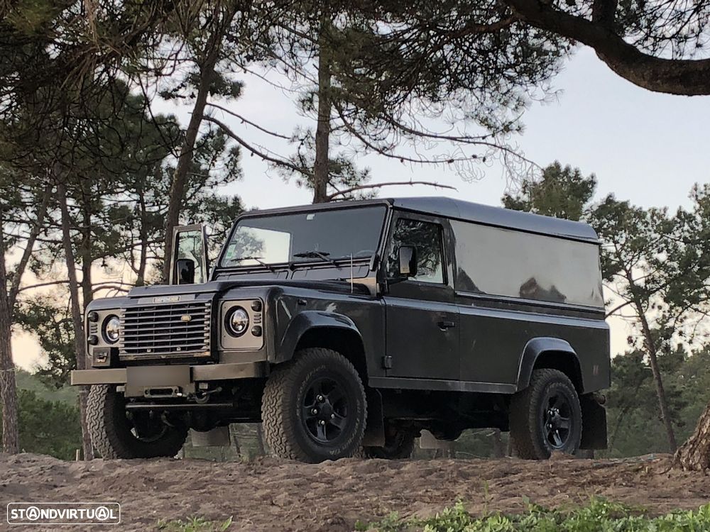 Land Rover Defender 110 - 5
