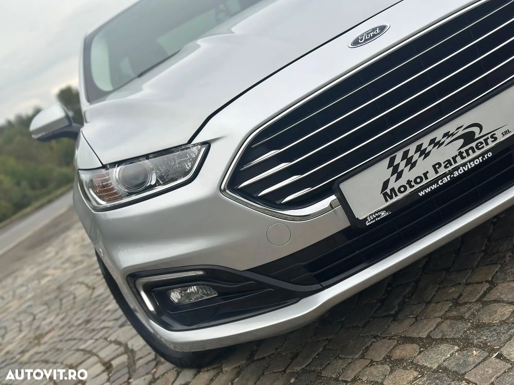 Ford Mondeo 2.0 HEV Titanium - 13