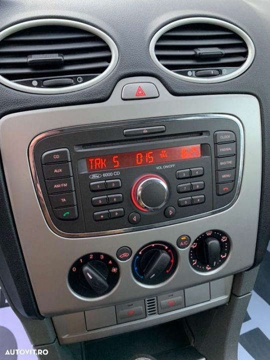 Ford Focus 1.6 16V Ambiente - 29