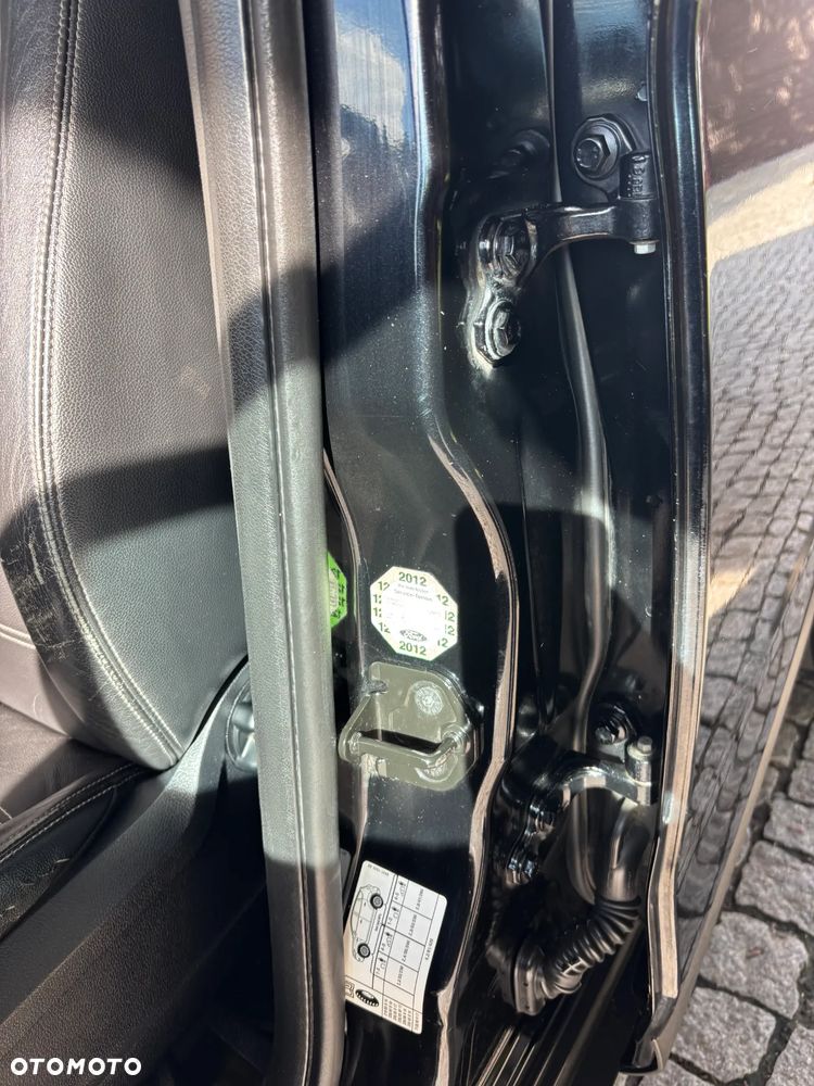Ford Kuga 2.0 TDCi 4x4 Titanium - 36