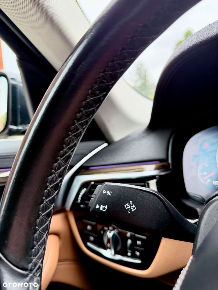 BMW Seria 5 525d Luxury Line - 18