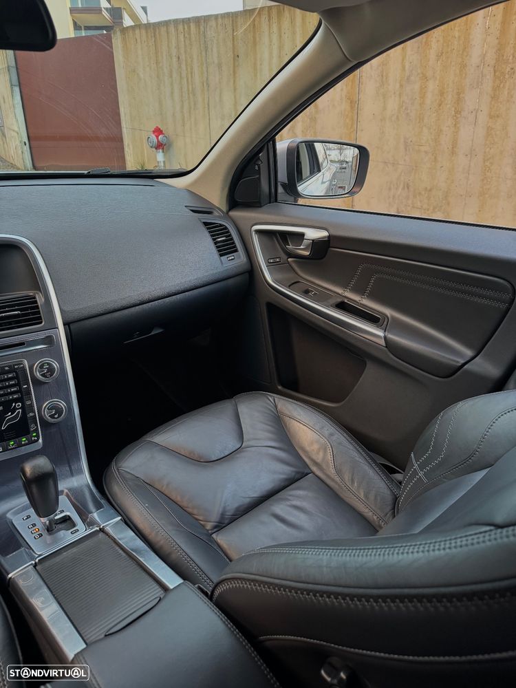 Volvo XC 60 2.4 D5 VOR Ocean Race AWD Geartronic - 12