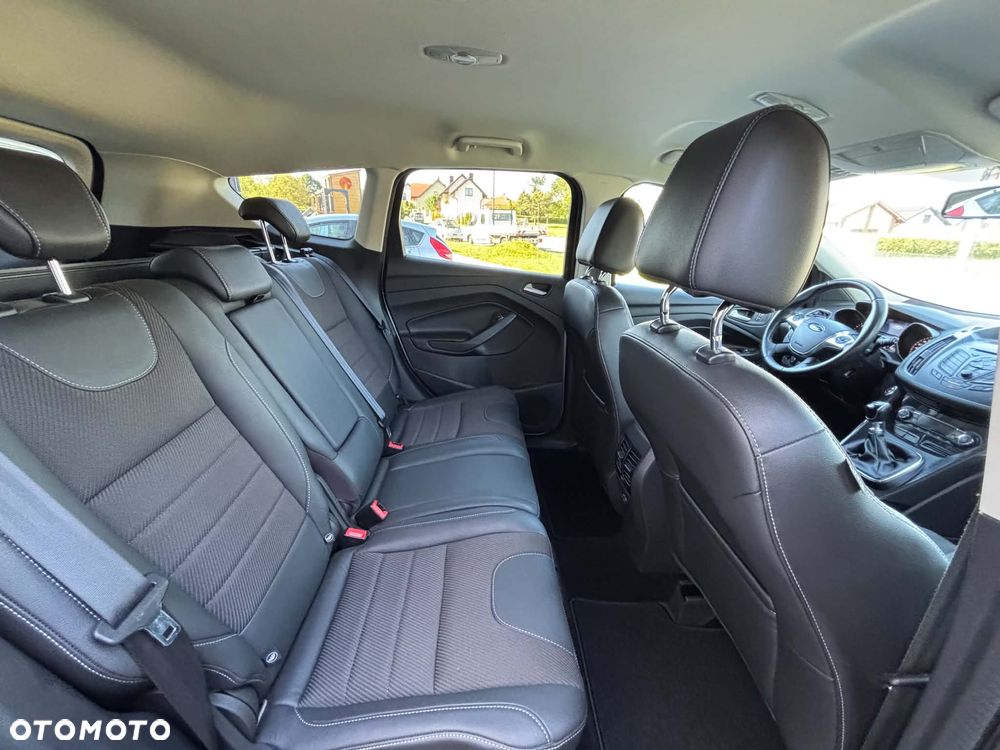 Ford Kuga 2.0 TDCi 4x4 Titanium - 27