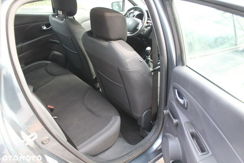 Renault Clio - 11
