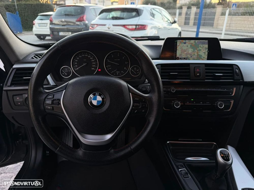 BMW 318 d Touring Line Sport - 12