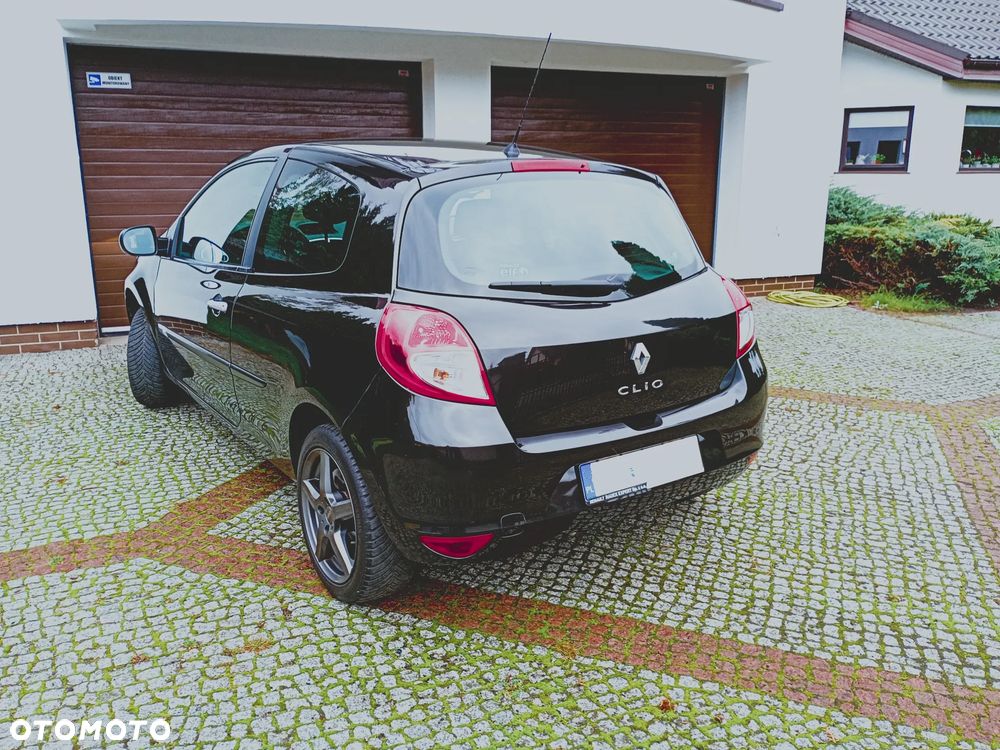 Renault Clio 2009 photo 3
