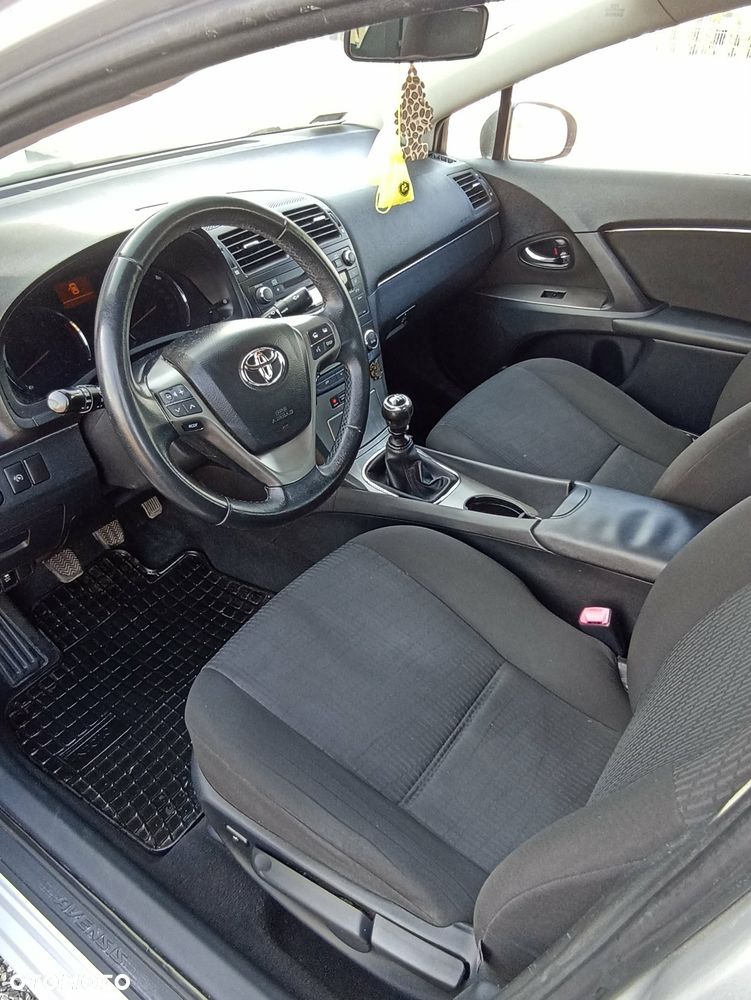Toyota Avensis 2.0 D-4D - 14