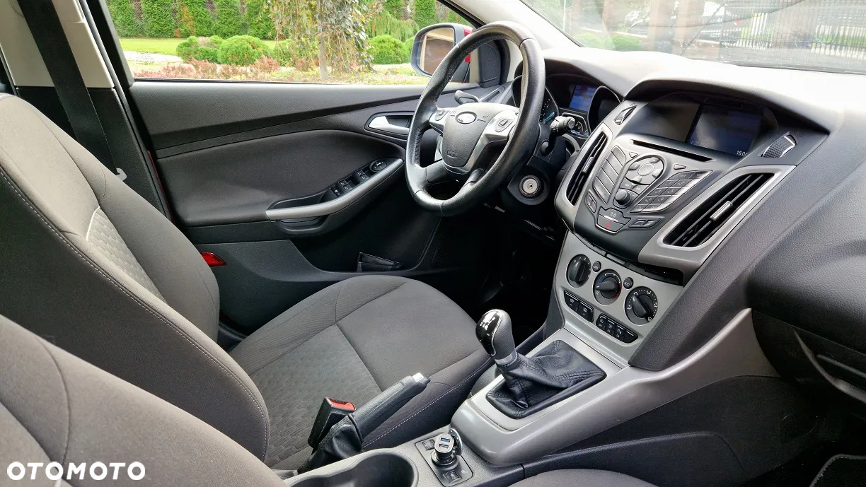 Ford Focus 1.0 EcoBoost Ambiente - 11